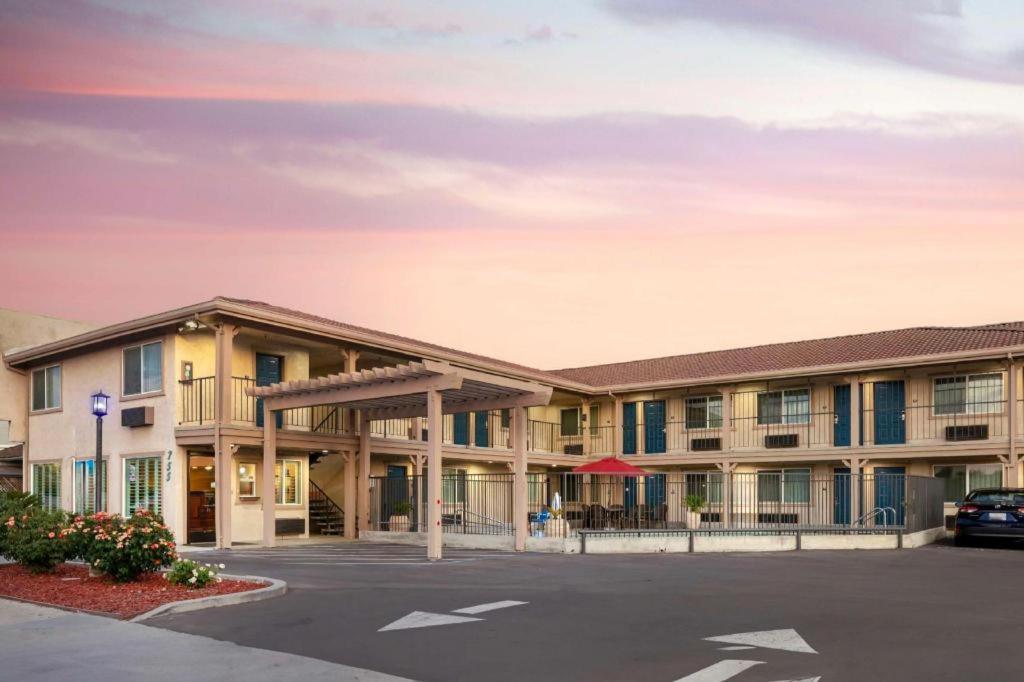 Best Western Hanford Inn Exterior foto