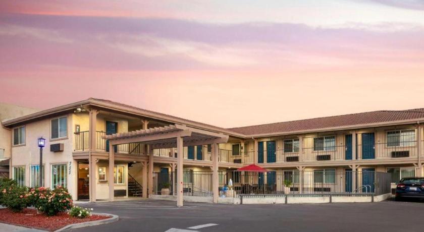 Best Western Hanford Inn Exterior foto